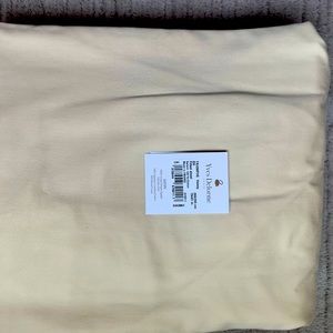 Yves Delorme Honey colored king deep fitted sheet